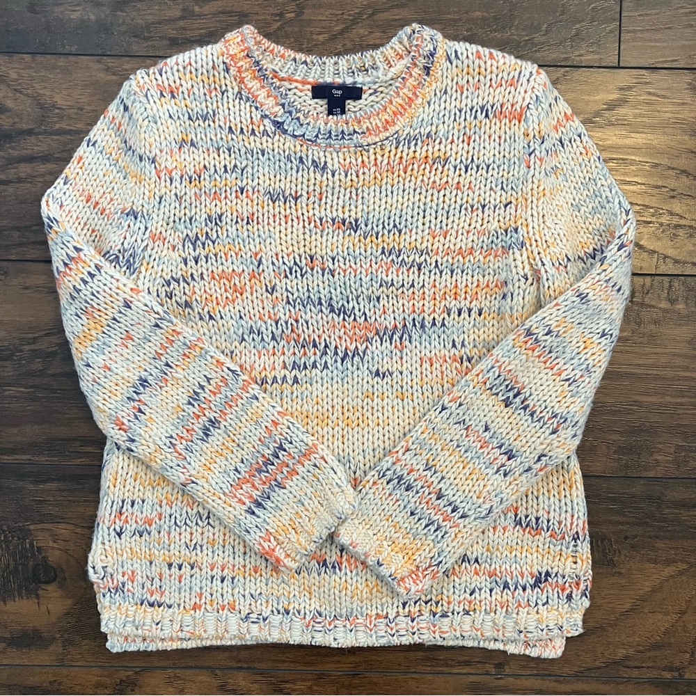 Gap sweater